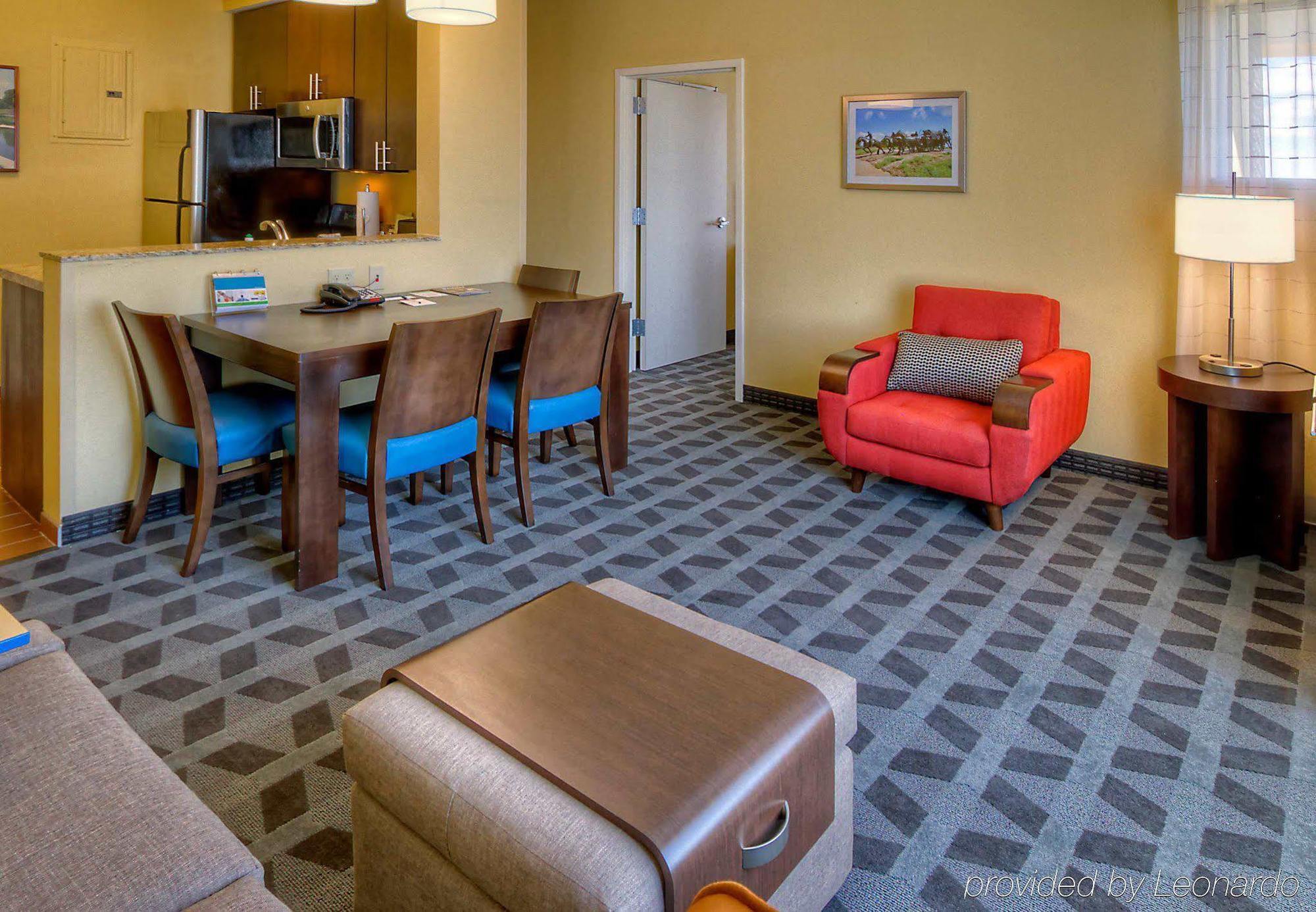 Towneplace Suites Oklahoma City Airport Eksteriør billede